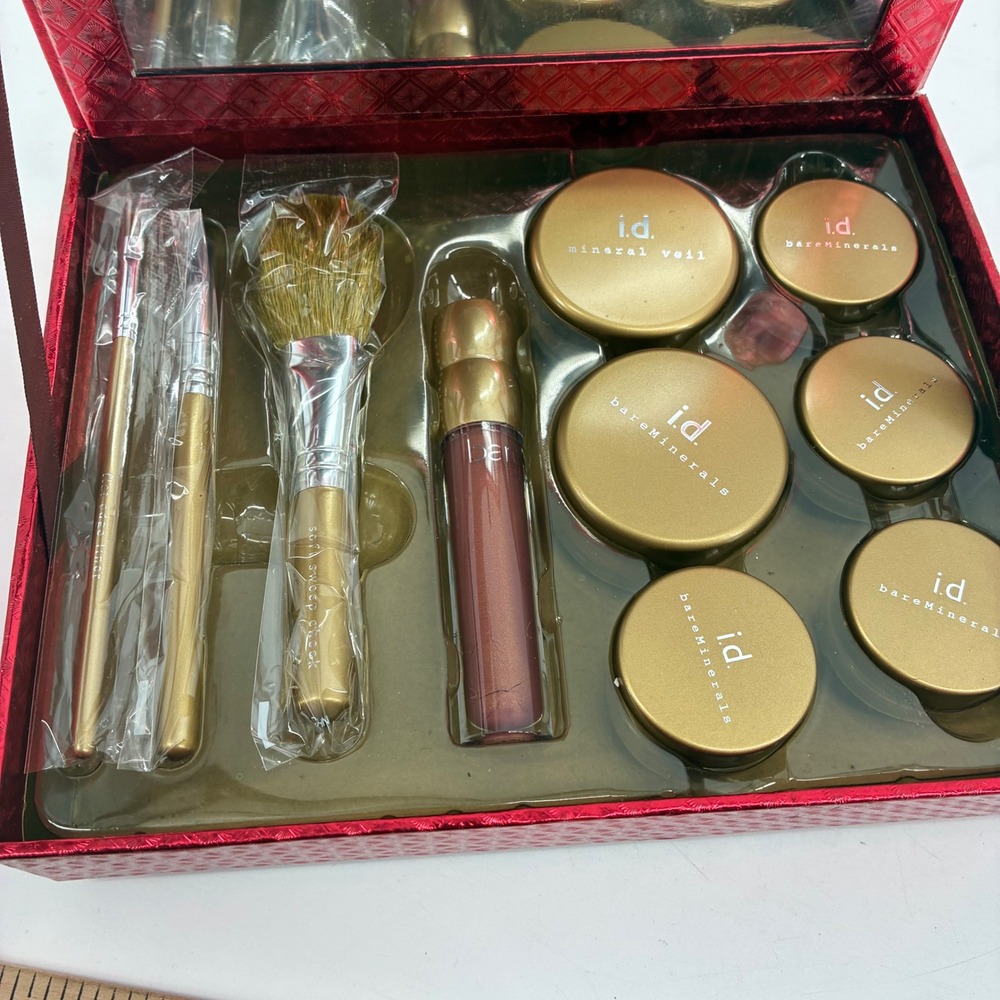 bareMinerals Champagne Diamonds 10-Piece Diamond-Infused Makeup Collection Set